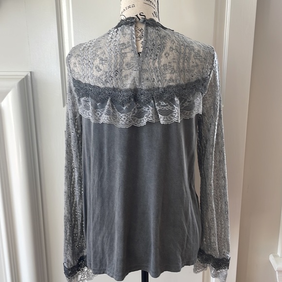 Vici Smoky Mountain Rain Lace Contrast Top - Picture 8 of 12